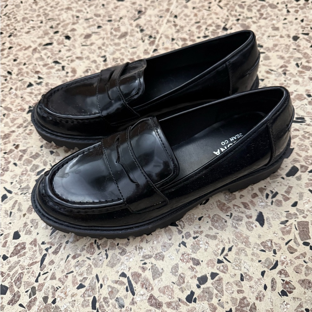 Arizona Jean Company Glossy Black Loafers
